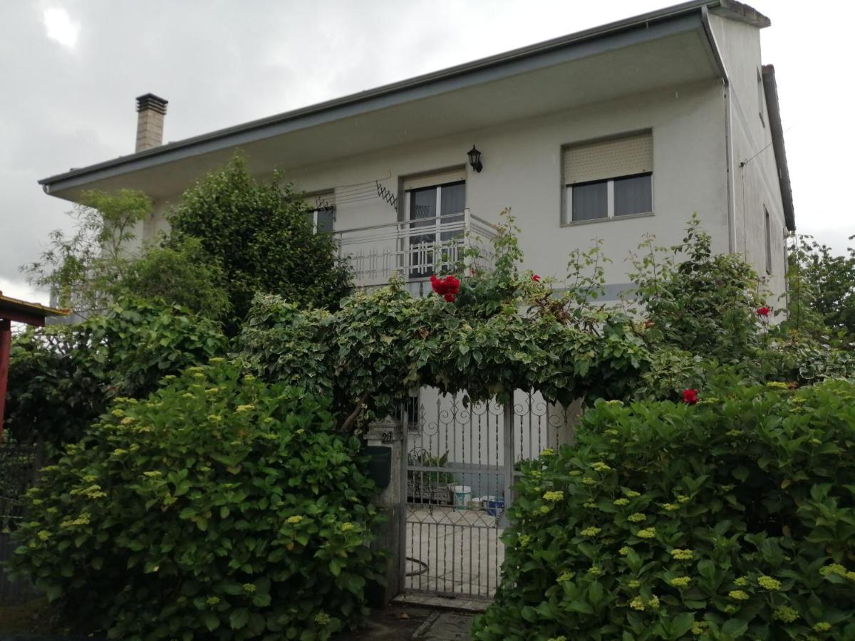 Villa A Casa Dos Avos Celanova Esterno foto